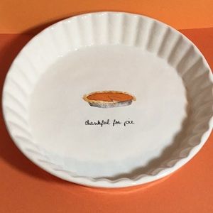 Rae Dunn NEW pie plate with pumpkin pie on it